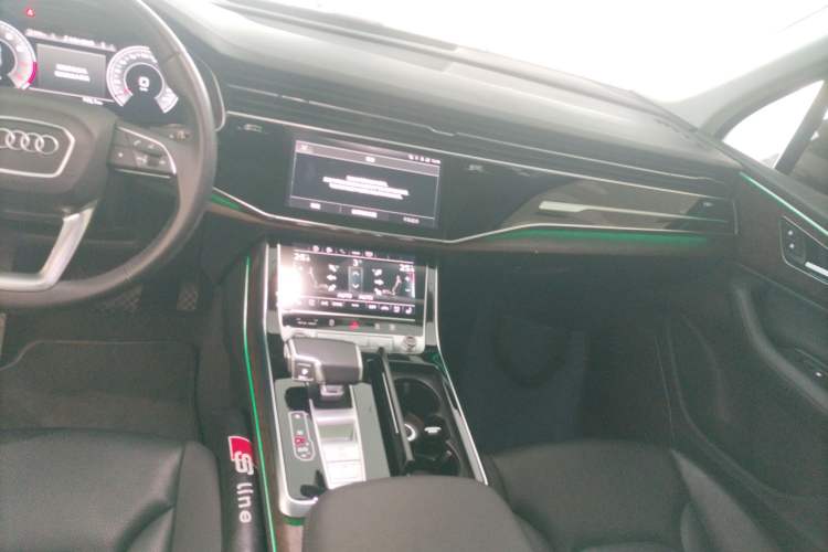 Used Audi Q7 2023 45 TFSI quattro S line Sport model Gear Lever