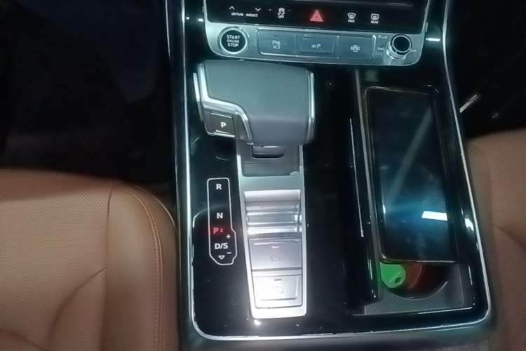 Used Audi Q7 2023 55 TFSI quattro S line Sport Edition Gear Lever