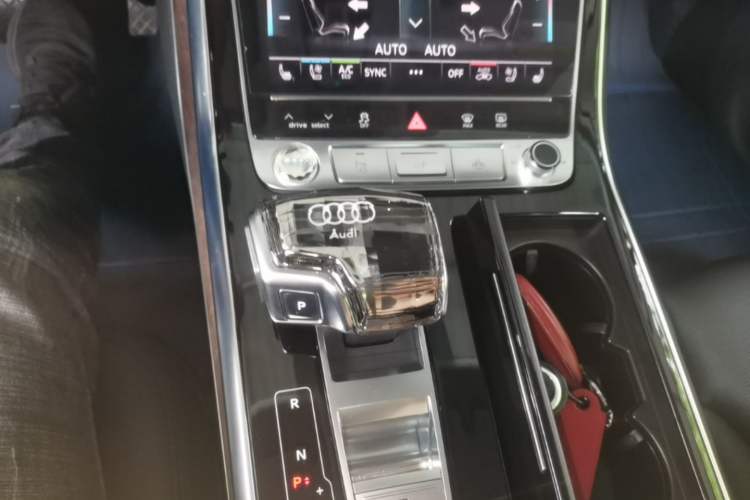 Used Audi Q7 2023 45 TFSI quattro S line Sport model Gear Lever