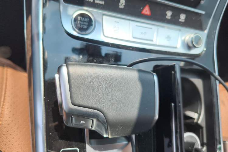 Used Audi Q7 2023 45 TFSI quattro S line Sport model Gear Lever