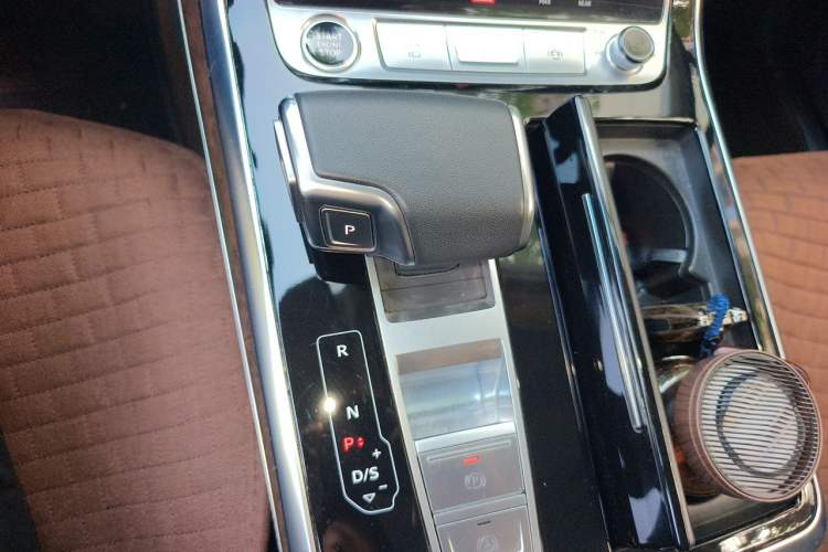 Used Audi Q7 2023 45 TFSI quattro S line Sport model Gear Lever