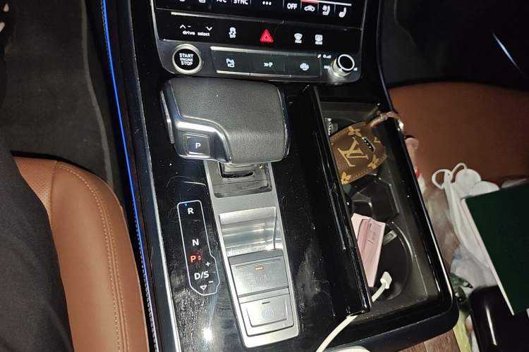 Used Audi Q7 2023 55 TFSI quattro S line Sport Edition Gear Lever
