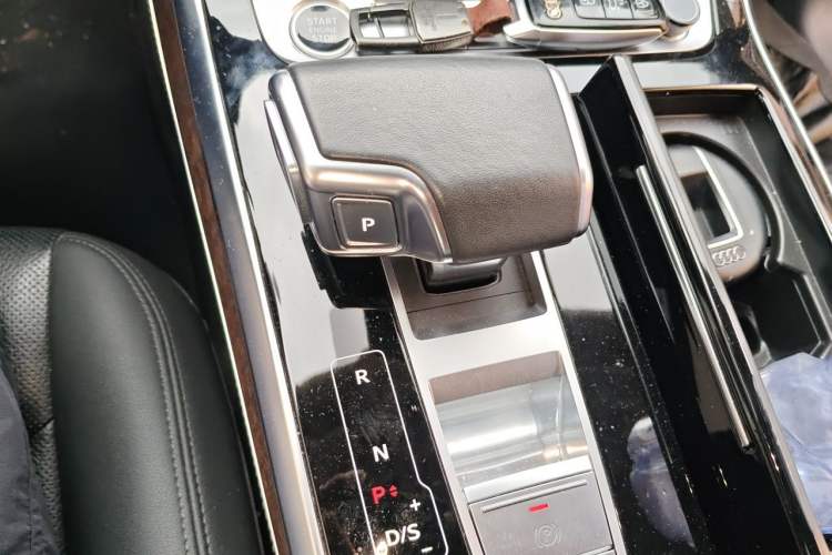 Used Audi Q7 2023 55 TFSI quattro S line Sport Edition Gear Lever