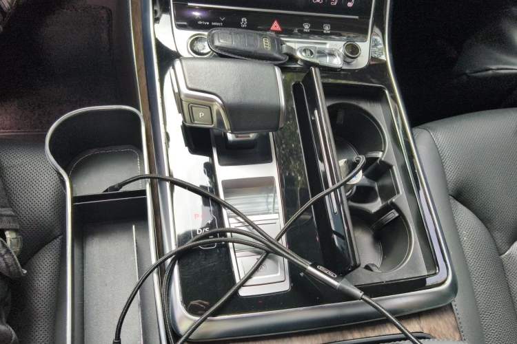 Used Audi Q7 2023 55 TFSI quattro S line Sport Edition Gear Lever
