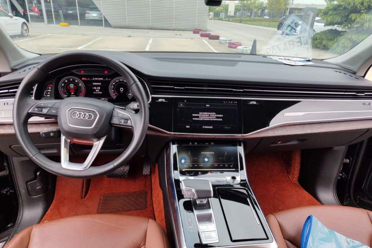 Used Audi Q7 2023 55 TFSI quattro S line Sport Edition Gear Lever