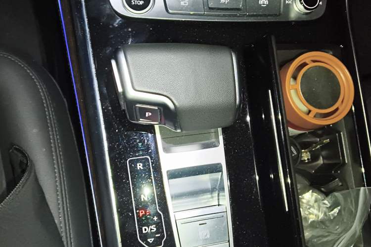 Used Audi Q7 2023 45 TFSI quattro S line Sport model Gear Lever