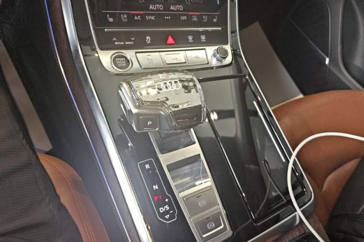 Used Audi Q7 2023 55 TFSI quattro S line Sport Edition Gear Lever