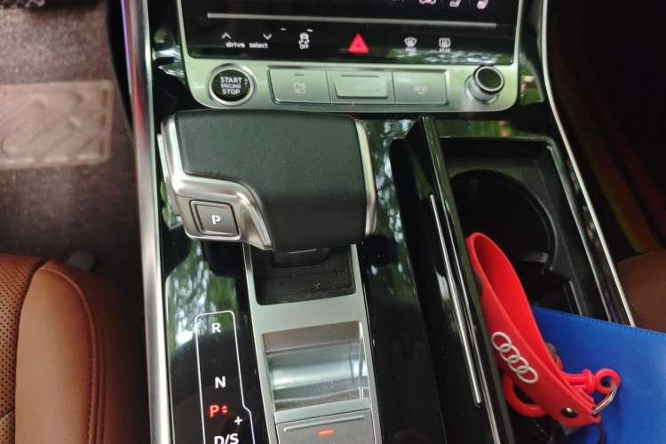 Used Audi Q7 2023 45 TFSI quattro S line Sport model Gear Lever