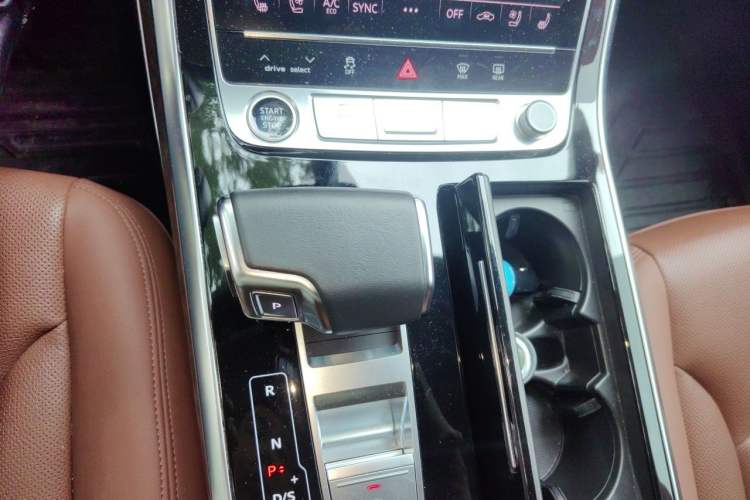 Used Audi Q7 2023 55 TFSI quattro S line Sport Edition Gear Lever