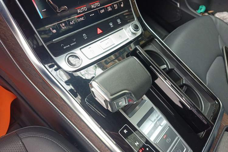 Used Audi Q7 2023 55 TFSI quattro S line Sport Edition Gear Lever