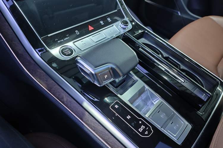 Used Audi Q7 2023 55 TFSI quattro S line Sport Edition Gear Lever