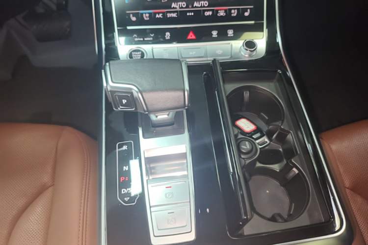 Used Audi Q7 2023 55 TFSI quattro S line Sport Edition Gear Lever