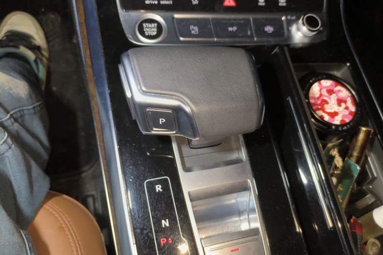 Used Audi Q7 2023 55 TFSI quattro S line Sport Edition Gear Lever