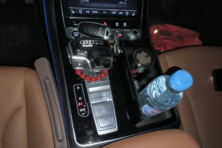 Used Audi Q7 2023 45 TFSI quattro S line Sport model Gear Lever