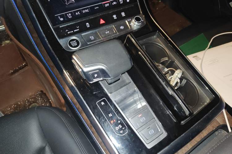 Used Audi Q7 2023 45 TFSI quattro S line Sport model Gear Lever