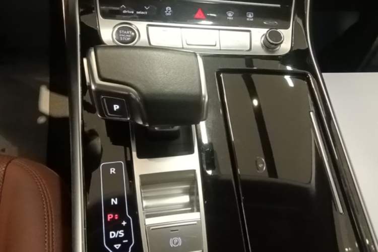 Used Audi Q7 2023 45 TFSI quattro S line Sport model Gear Lever