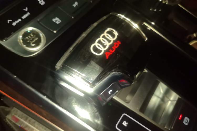 Used Audi Q7 2023 55 TFSI quattro S line Sport Edition Gear Lever