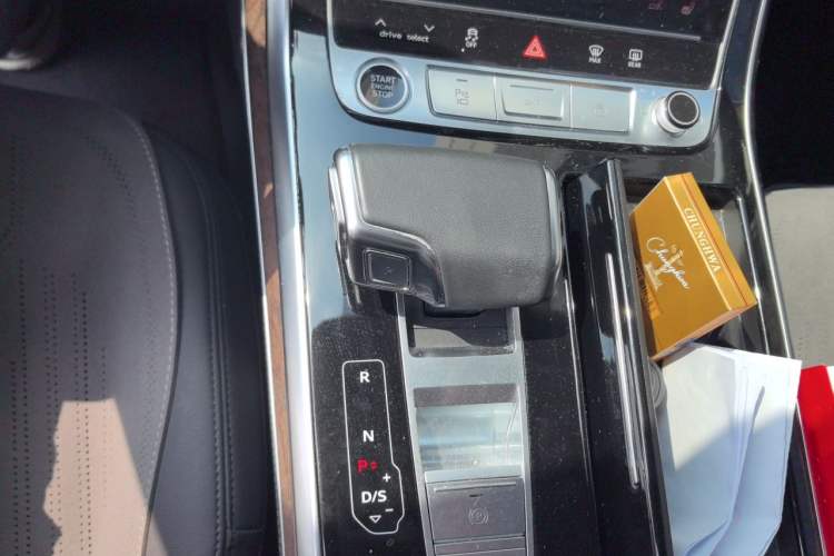 Used Audi Q7 2023 55 TFSI quattro S line Sport Edition Gear Lever