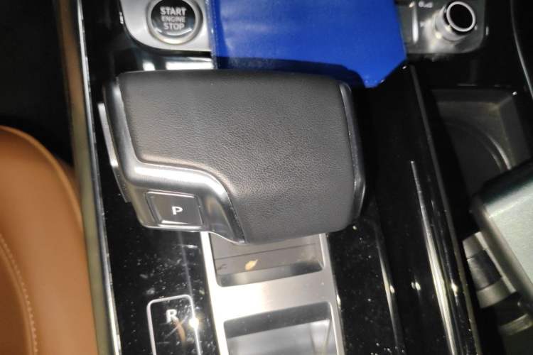 Used Audi Q7 2023 55 TFSI quattro S line Sport Edition Gear Lever