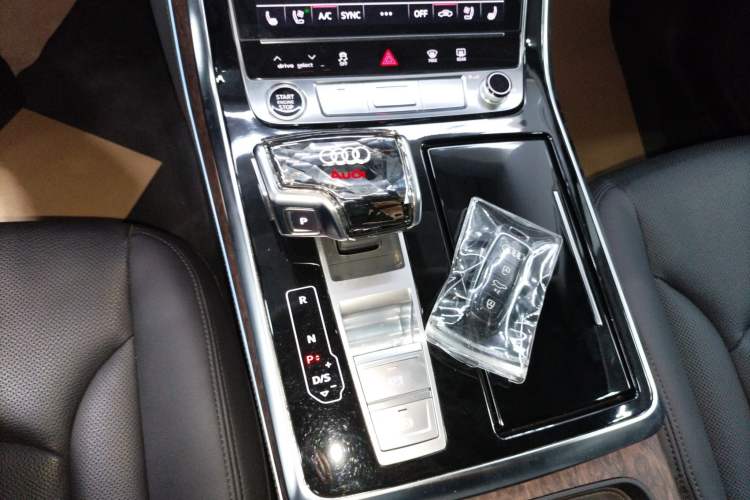 Used Audi Q7 2023 45 TFSI quattro S line Sport model Gear Lever