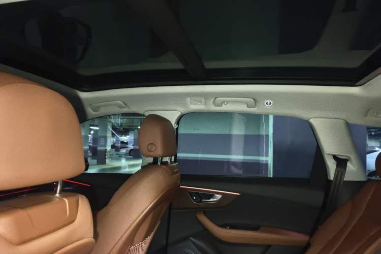 Used Audi Q7 2023 45 TFSI quattro S line Sport model Headliner