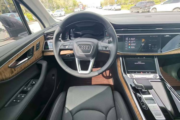 Used Audi Q7 2023 55 TFSI quattro S Prestige Edition Interior 1