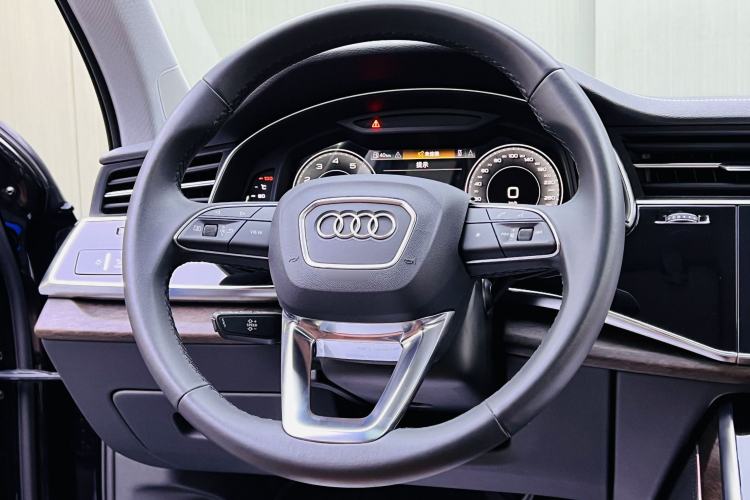 Used Audi Q7 2023 55 TFSI quattro S line Sport Edition Interior 1