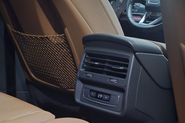 Used Audi Q7 2023 45 TFSI quattro S line Sport model Interior 1