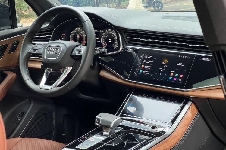 Used Audi Q7 2023 55 TFSI quattro S line Ice and Snow Sports Edition Interior 11
