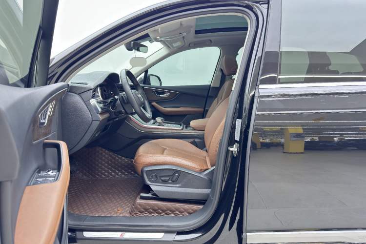 Used Audi Q7 2023 45 TFSI quattro S line Sport model Interior 2