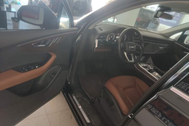 Used Audi Q7 2023 45 TFSI quattro S line Sport model Interior 2