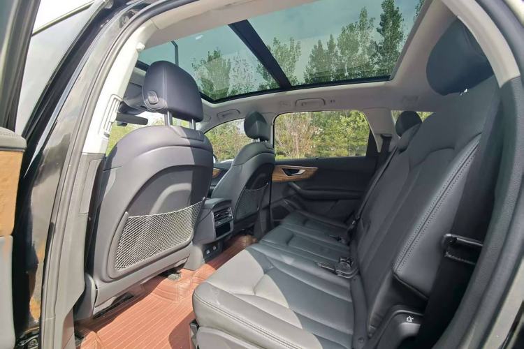 Used Audi Q7 2023 55 TFSI quattro S Prestige Edition Interior 3