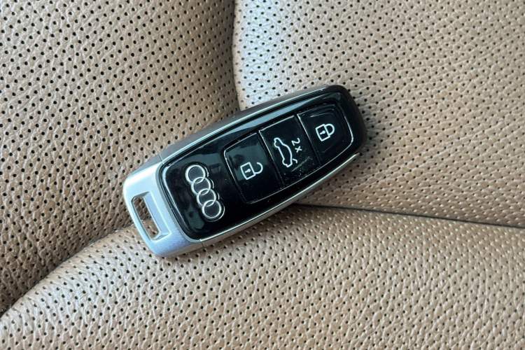 Used Audi Q7 2023 45 TFSI quattro S line Sport model Interior 3