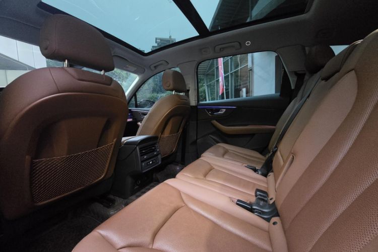 Used Audi Q7 2023 45 TFSI quattro S line Sport model Interior 3