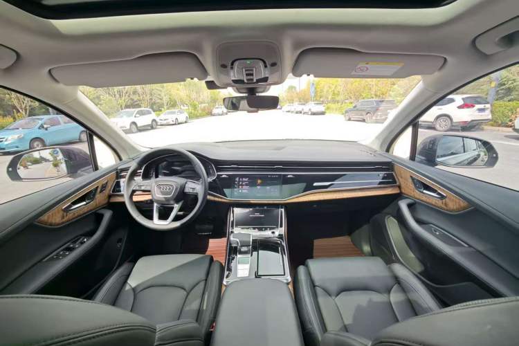 Used Audi Q7 2023 55 TFSI quattro S Prestige Edition Interior 4