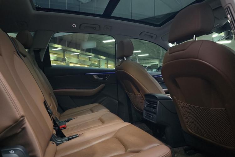 Used Audi Q7 2023 45 TFSI quattro S line Sport model Interior 4
