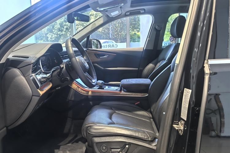 Used Audi Q7 2023 55 TFSI quattro S Prestige Edition Interior 5