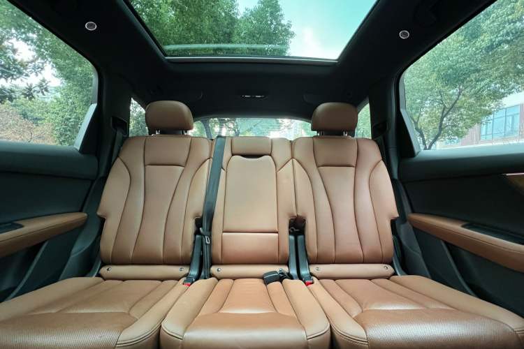 Used Audi Q7 2023 55 TFSI quattro S line Ice and Snow Sports Edition Interior 5