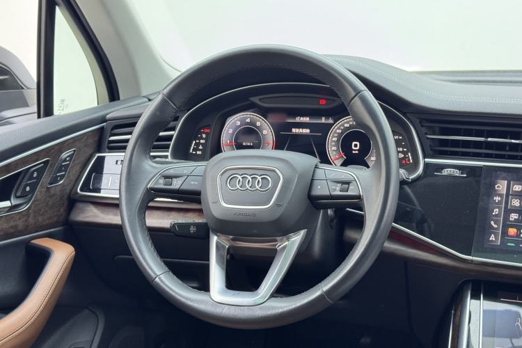 Used Audi Q7 2023 45 TFSI quattro S line Sport model Interior 5