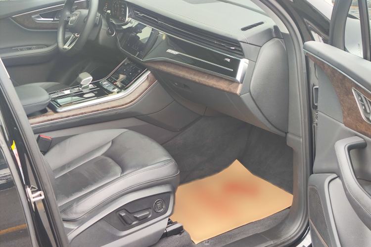 Used Audi Q7 2023 55 TFSI quattro S line Sport Edition Interior 6
