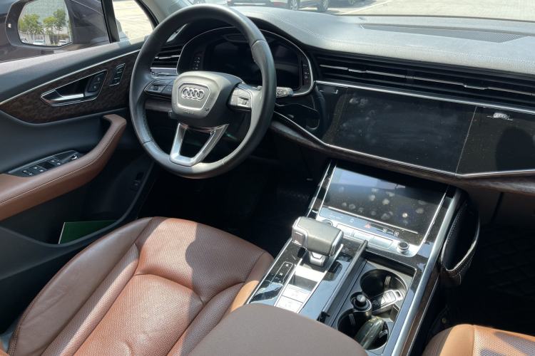 Used Audi Q7 2023 55 TFSI quattro S line Sport Edition Interior 6