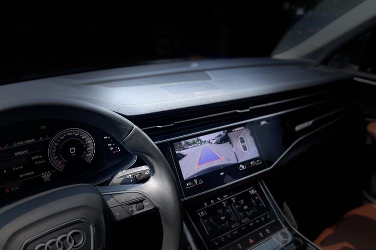 Used Audi Q7 2023 55 TFSI quattro S line Sport Edition Interior 8