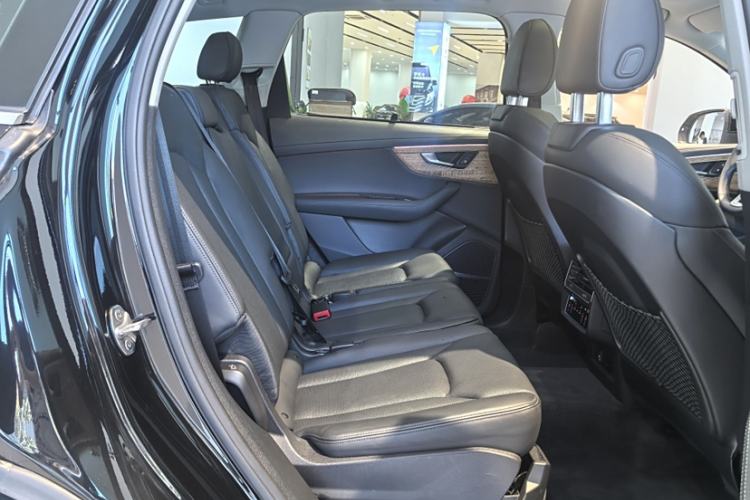 Used Audi Q7 2023 55 TFSI quattro S Prestige Edition Interior 9