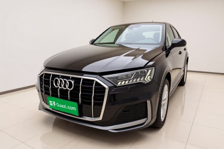 Audi Q7 2023 45 TFSI quattro S line Sport model