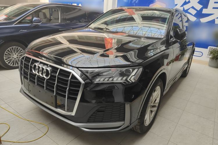 Used Audi Q7 2023 45 TFSI quattro S line Sport model Guazi used car, China used car export, Used car for sale, Used cars, Cheapest cars for sale