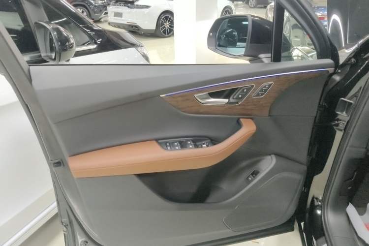 Used Audi Q7 2023 45 TFSI quattro S line Sport model Left Front Door Interior