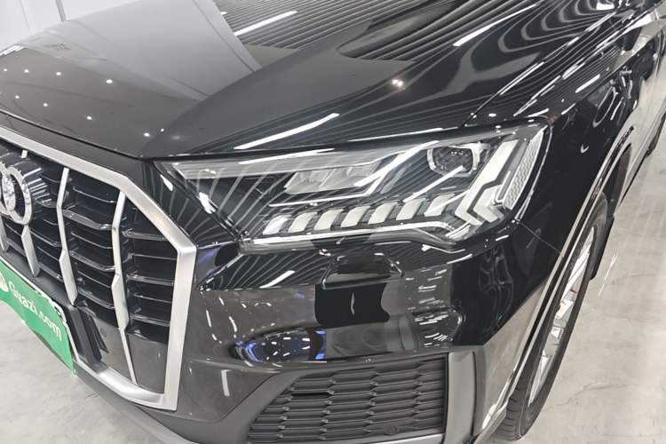 Used Audi Q7 2023 45 TFSI quattro S line Sport model Left Front Headlight