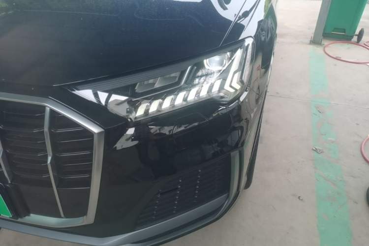 Used Audi Q7 2023 45 TFSI quattro S line Sport model Left Front Headlight