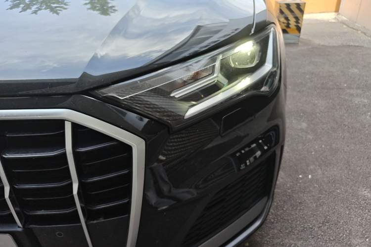 Used Audi Q7 2023 45 TFSI quattro S line Sport model Left Front Headlight