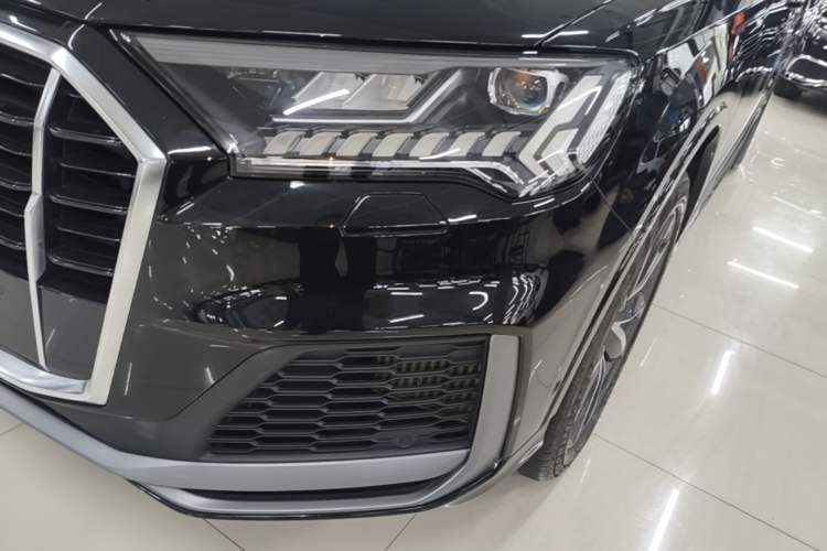 Used Audi Q7 2023 55 TFSI quattro S line Sport Edition Left Front Headlight
